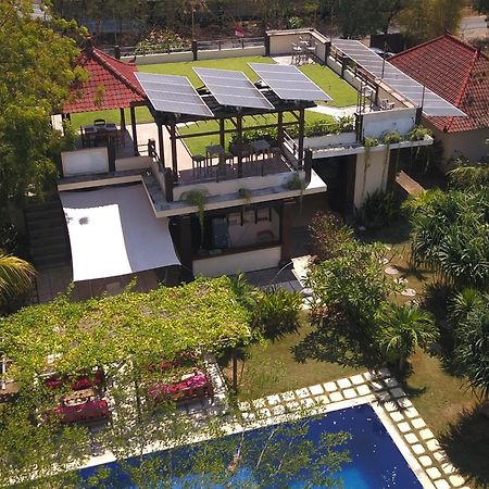 Batu Ampar Menjangan Hotel Banyuwedang Exterior foto